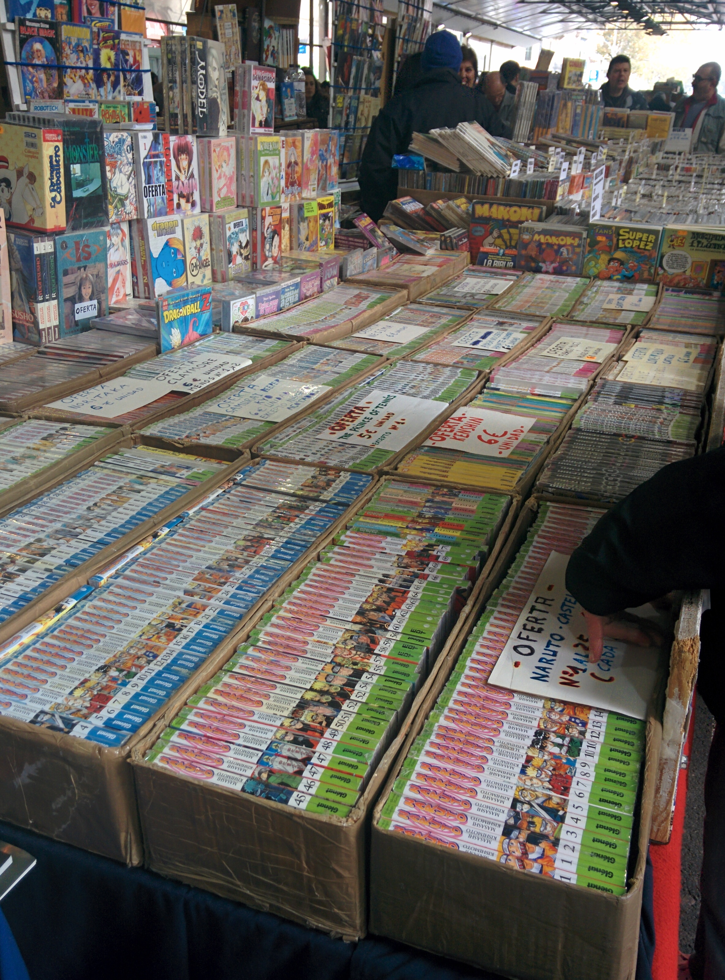 Mercato del libro della domenica mattina a Barcellona, Carrer Comte Urgell