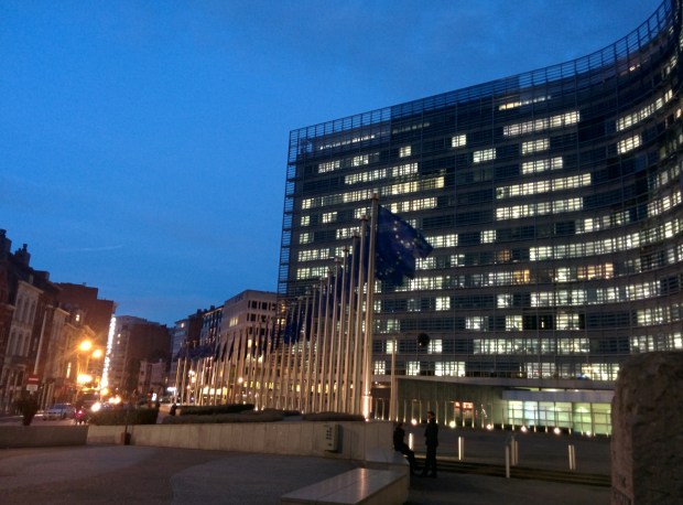 Parlamento Europeo Bruxelles di notte