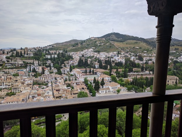 Vista della città da un balcone dell'Alhambra