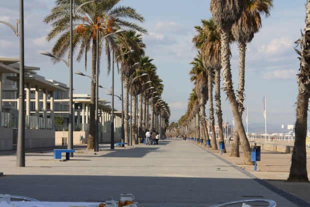 Il lungomare sulla spiaggia de La Patacona Valencia
