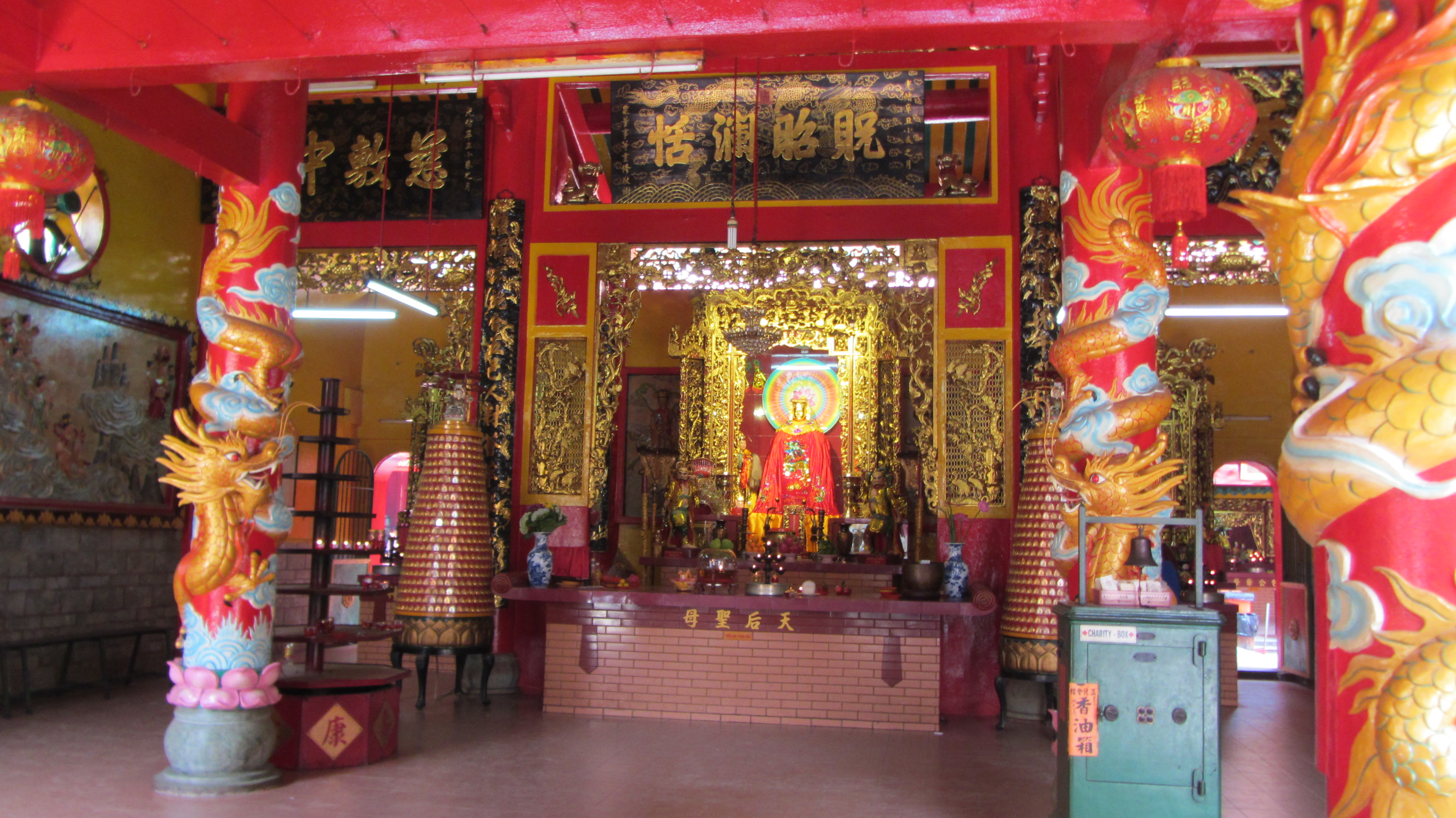 Tempio Seigon dentro