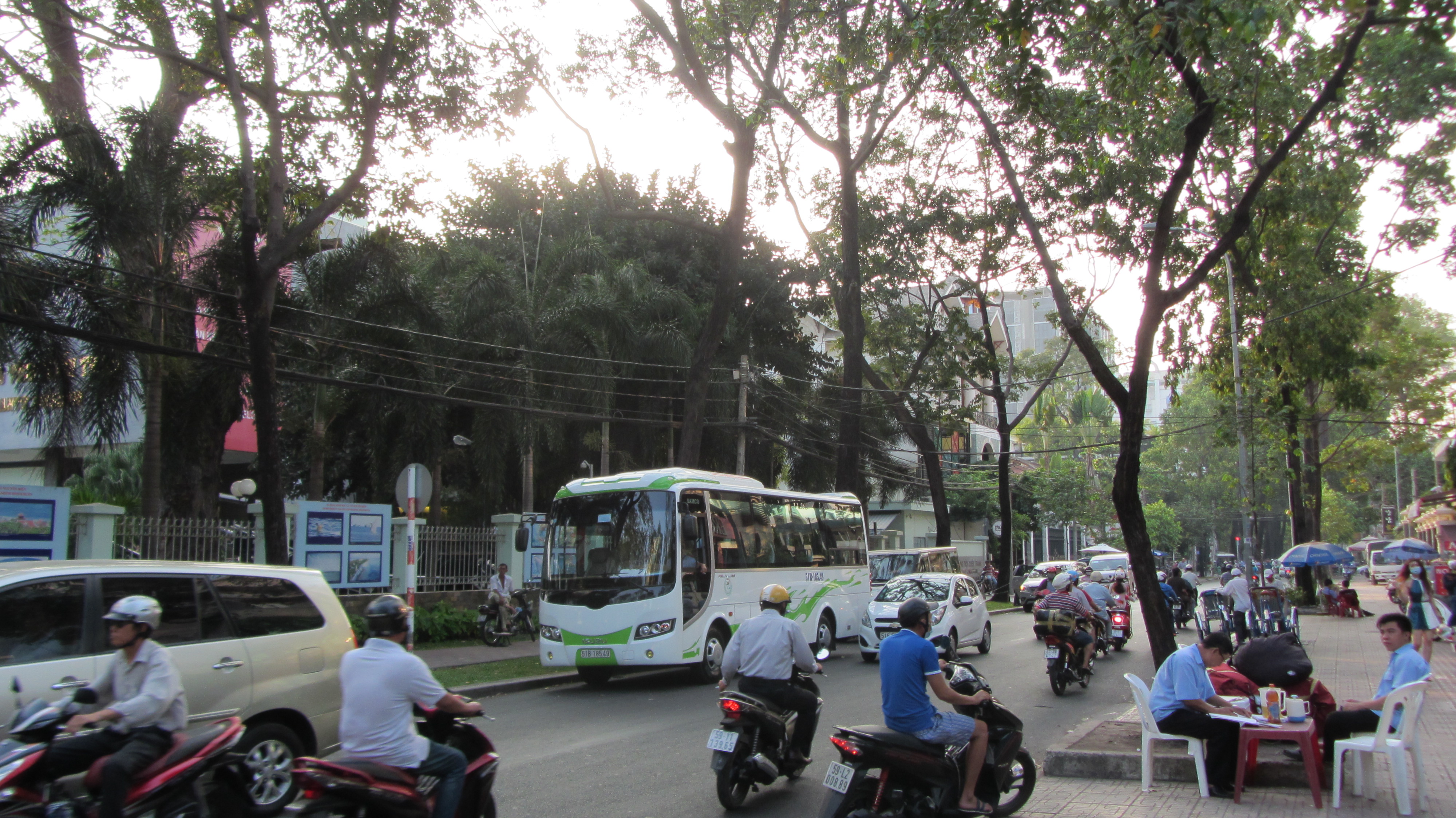 Strade Vietnam street food Pho