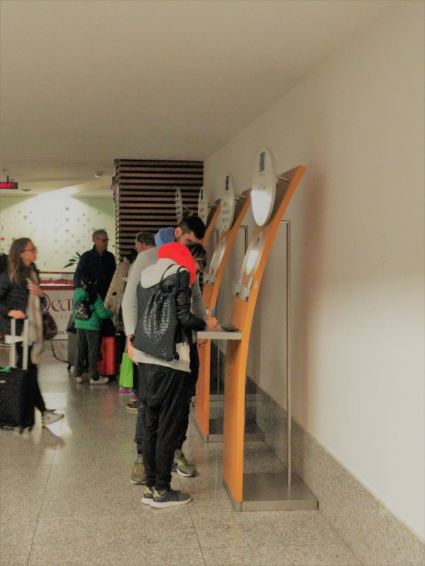 Totem per identificazione in aeroporto