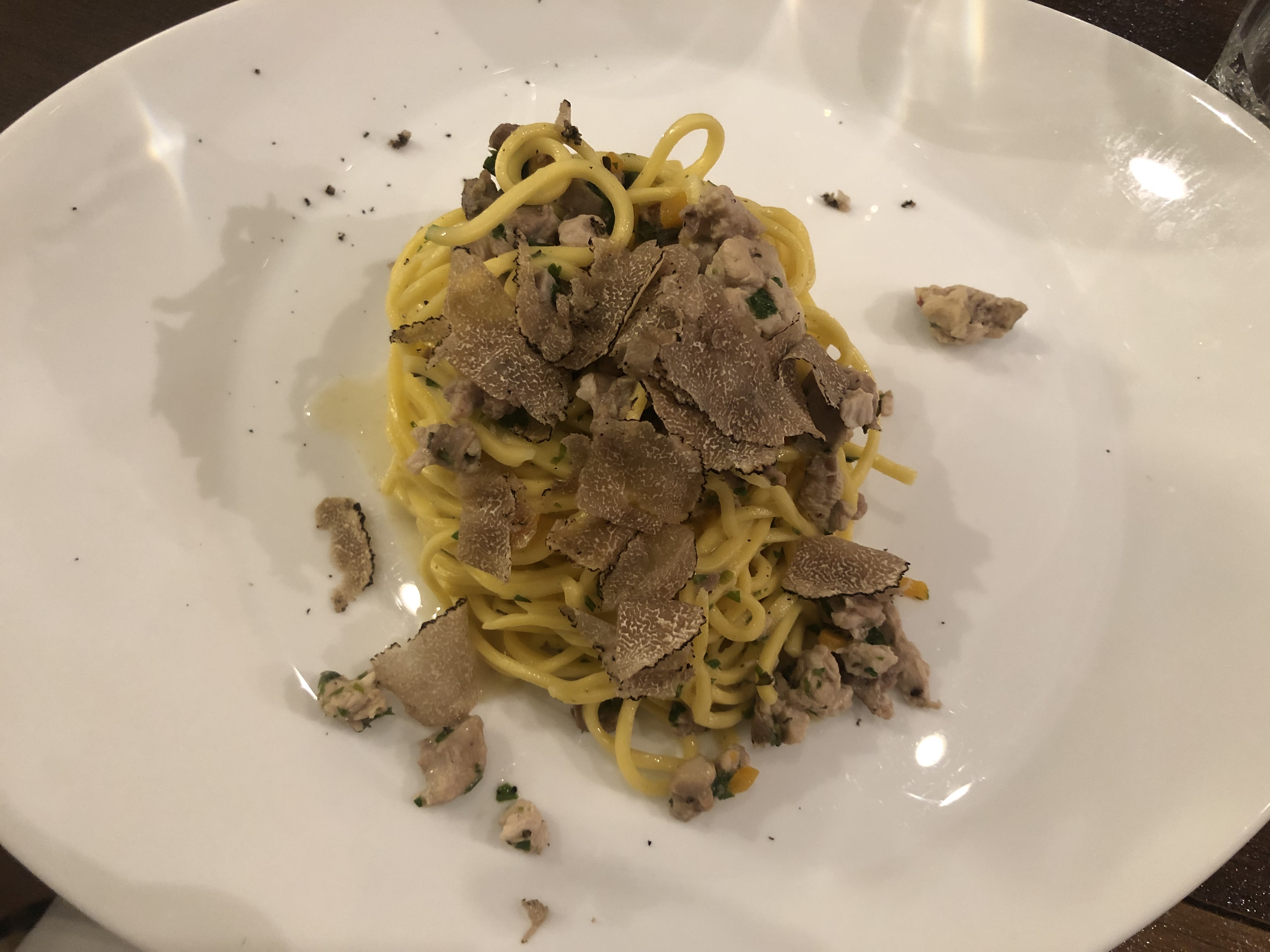 Tagliolini al ragu di faraona e tartufo